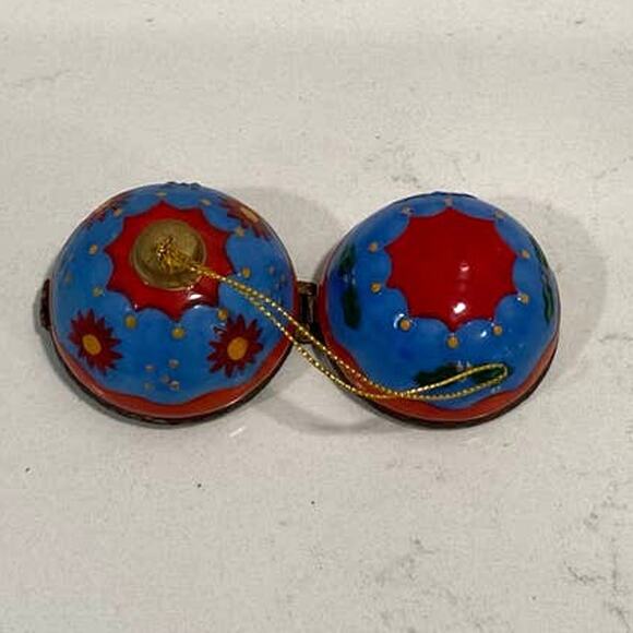 Vintage Christmas  Porcelain Hinge Ornament Trinket Box Holiday Decoration - Picture 6 of 6